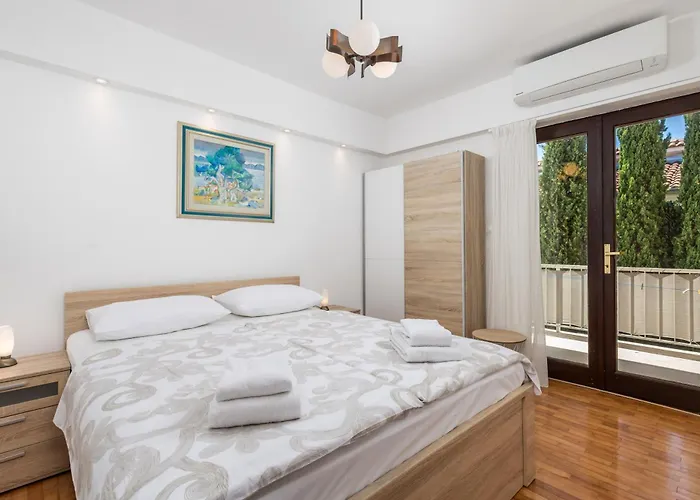 Daire House Rose With Private Pool And Garden - Happy *