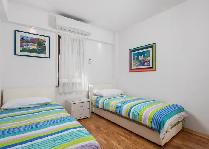 House Rose With Private Pool And Garden - Happy * Pinezići