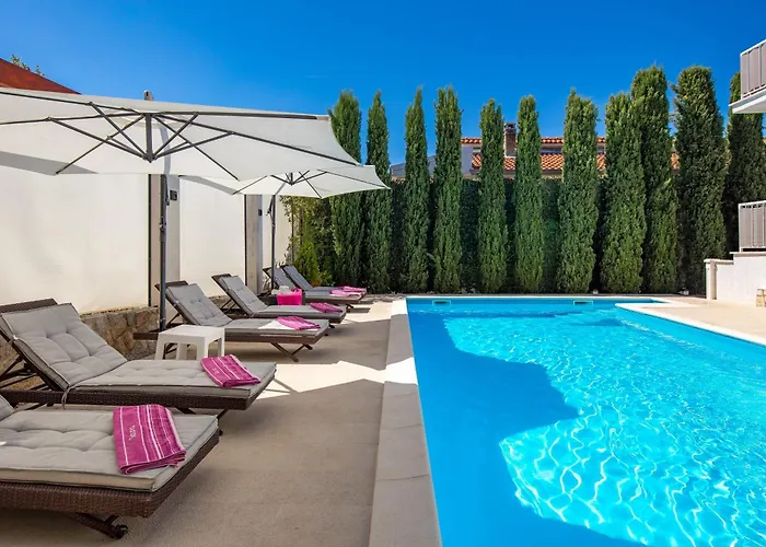 House Rose With Private Pool And Garden - Happy Daire *