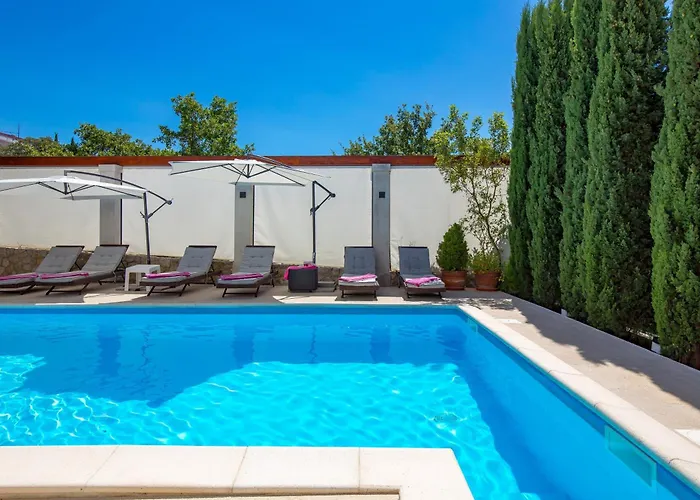 House Rose With Private Pool And Garden - Happy Pinezići
