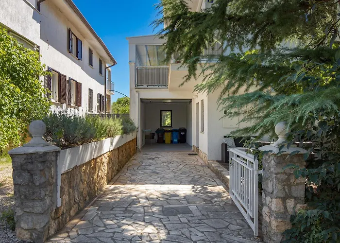 House Rose With Private Pool And Garden - Happy * Pinezići