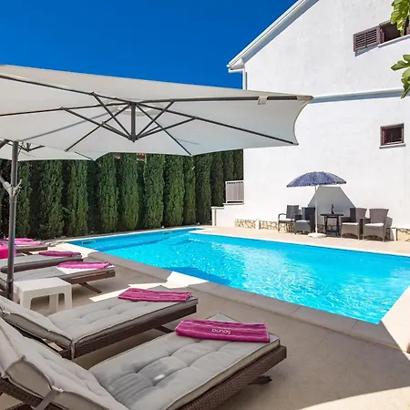 Appartamento House Rose With Private Pool And Garden - Happy *