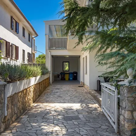 House Rose With Private Pool And Garden - Happy شقة