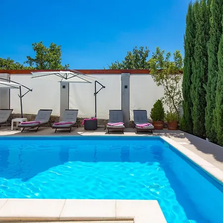 House Rose With Private Pool And Garden - Happy * Pinezići