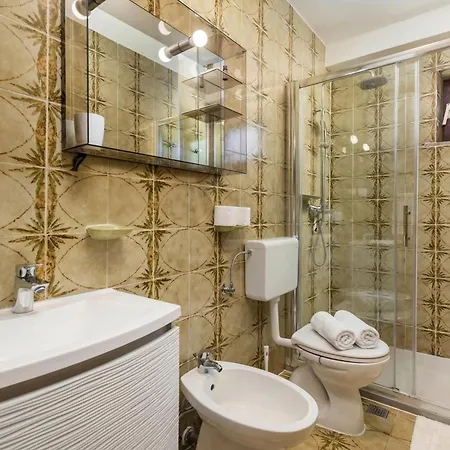 Appartamento House Rose With Private Pool And Garden - Happy