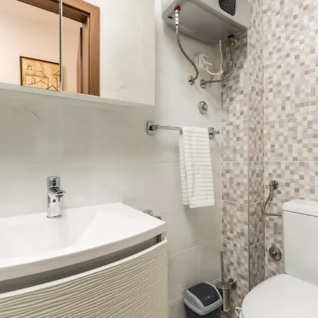 شقة House Rose With Private Pool And Garden - Happy Pinezići