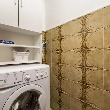 شقة House Rose With Private Pool And Garden - Happy Pinezići