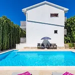 House Rose With Private Pool And Garden - Happy Apartment *